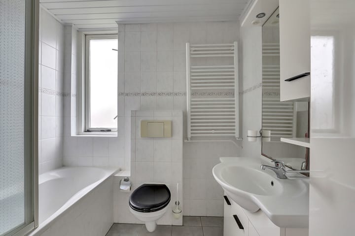 Photo 20 of Wilhelminastraat 30