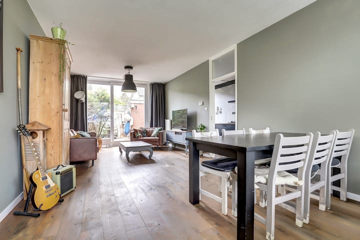 Photo 9 of Wilhelminastraat 30