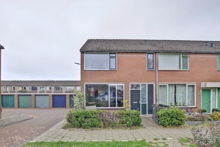 Photo 5 of Wilhelminastraat 30