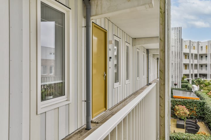 Photo 8 of Prinsesseweg 8-F1