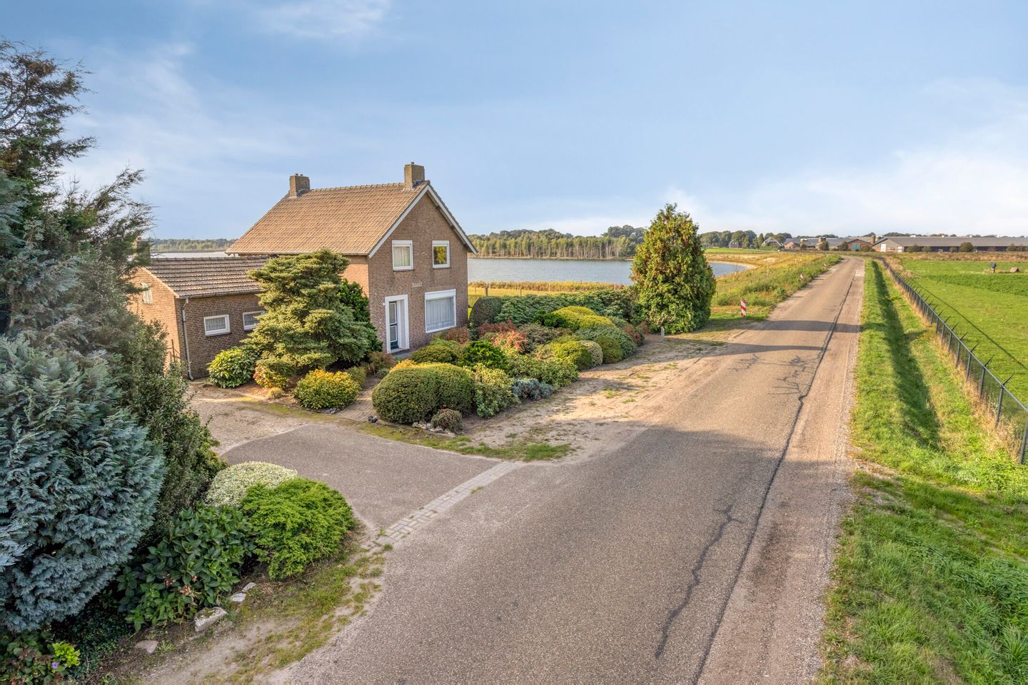 Foto 5 van Roland 10