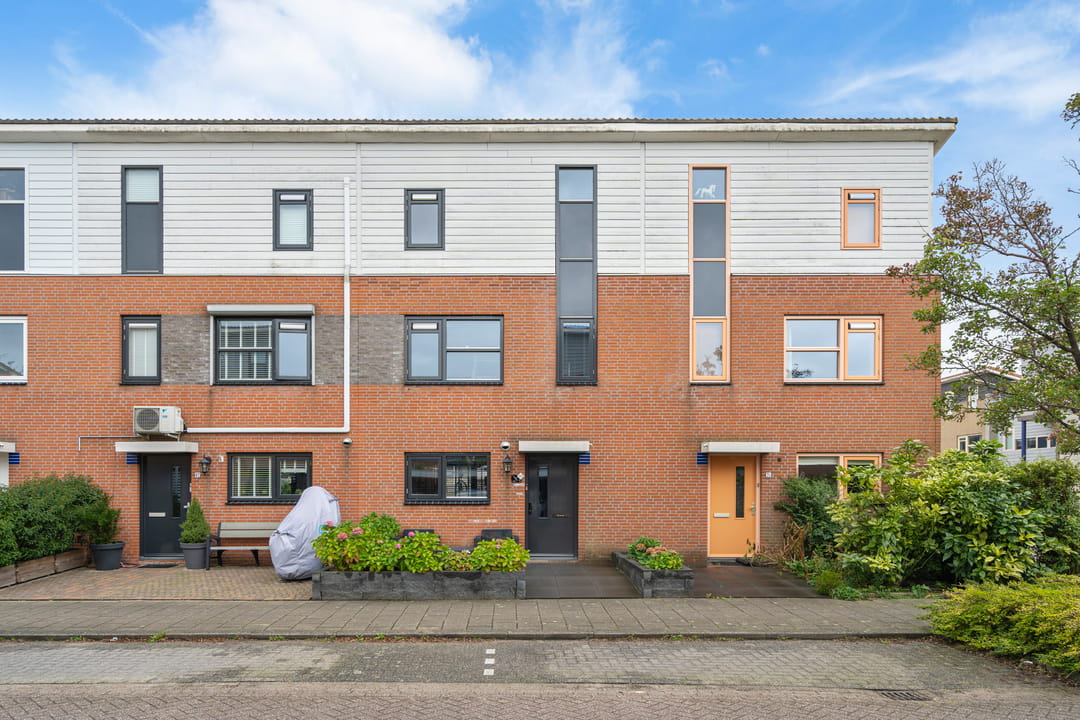 Foto 1 van Lisboa 69