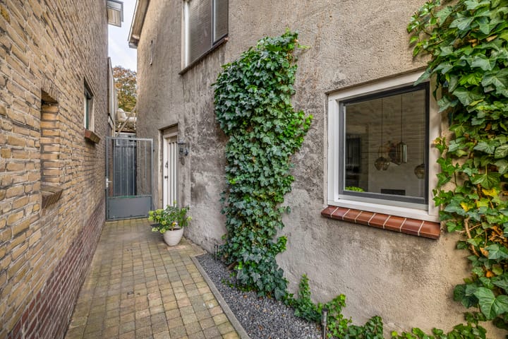 Photo 6 of Doctor van Beurdenstraat 4