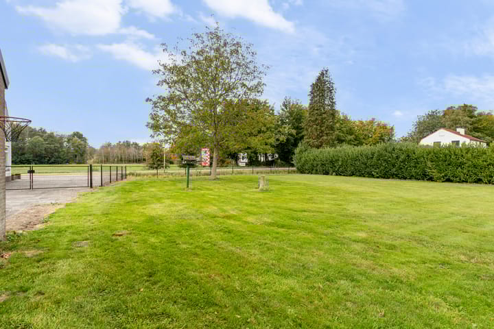 Photo 34 of Achtmaalsebaan 57