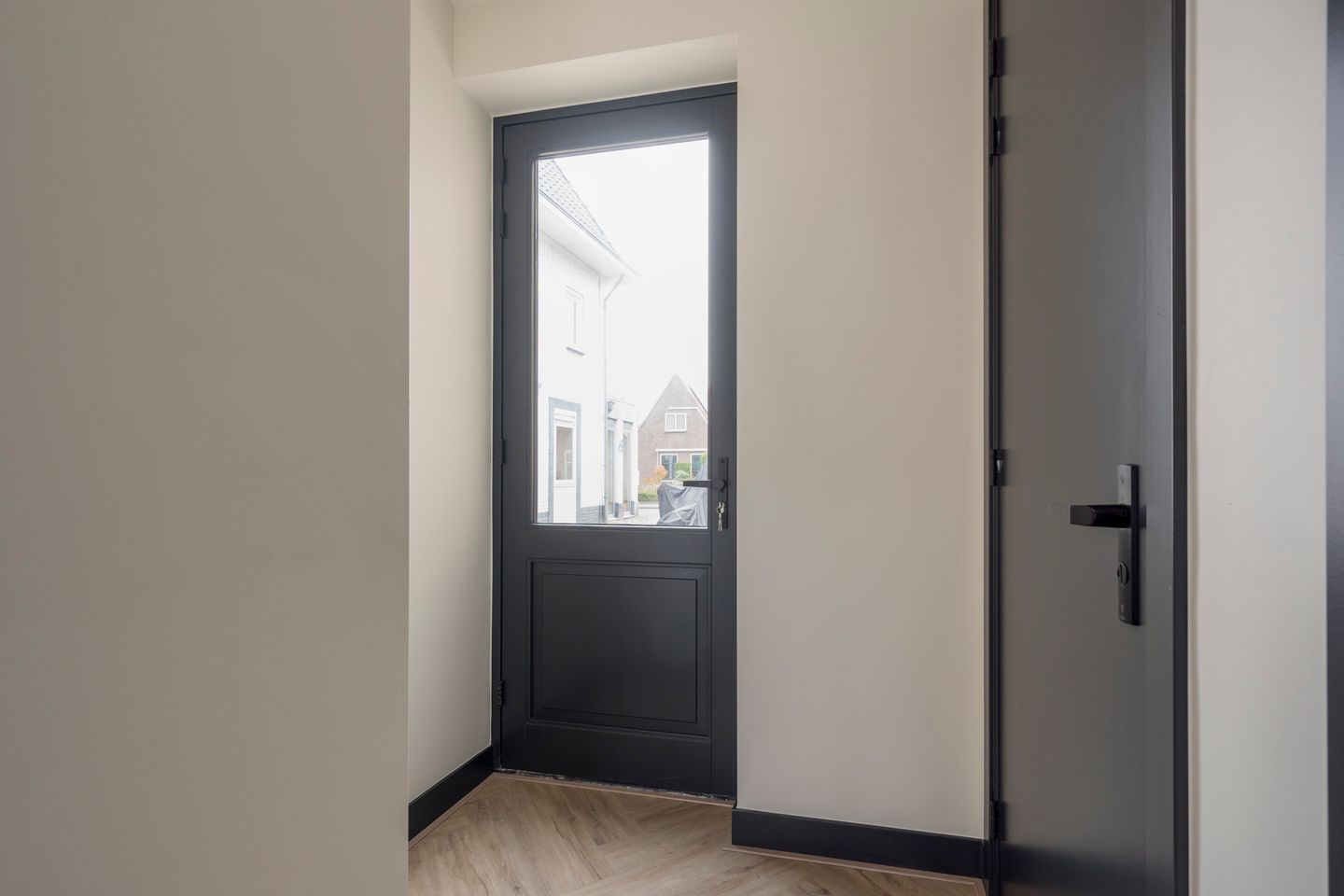 Photo 4 of Van Tuyllstraat 8-B