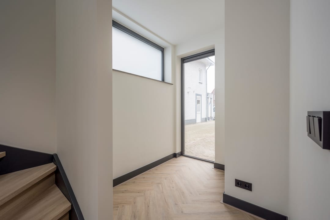 Photo 11 of Van Tuyllstraat 8-B