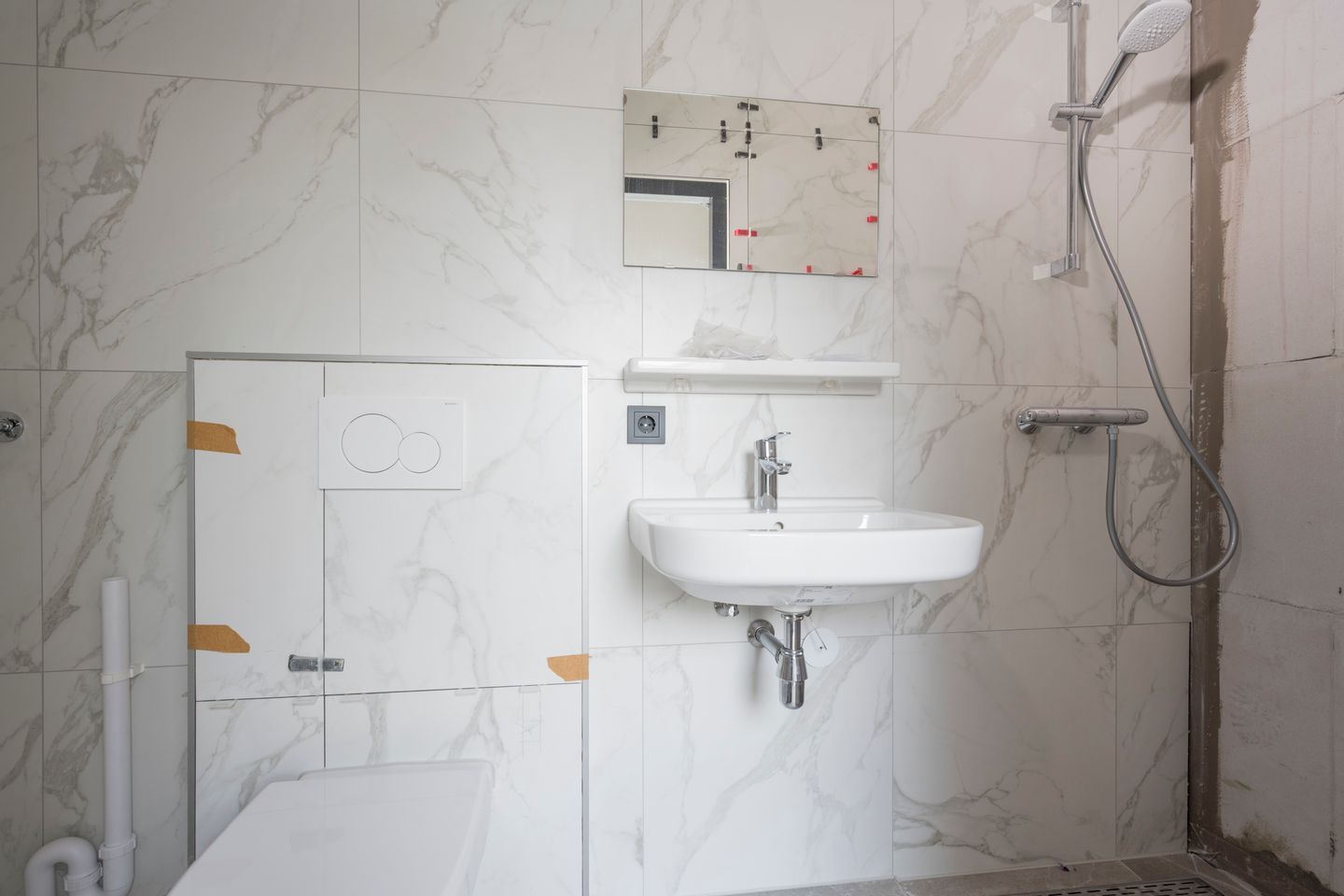 Photo 19 of Van Tuyllstraat 8-B