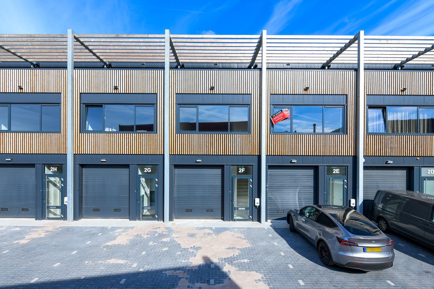 View photo 1 of Eemmeerlaan 2-F