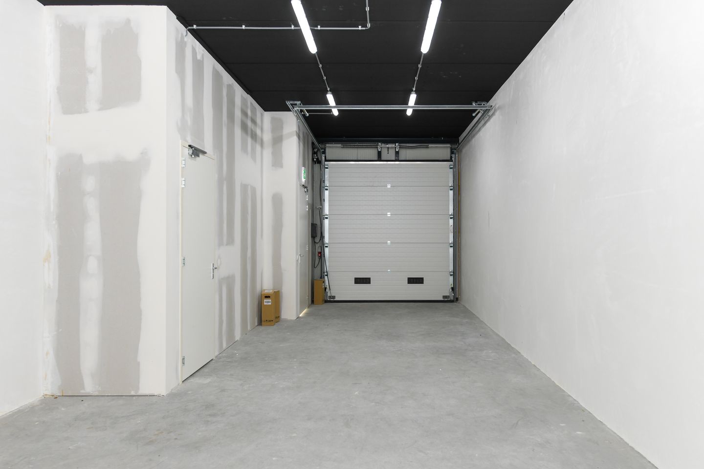 View photo 5 of Eemmeerlaan 2-F