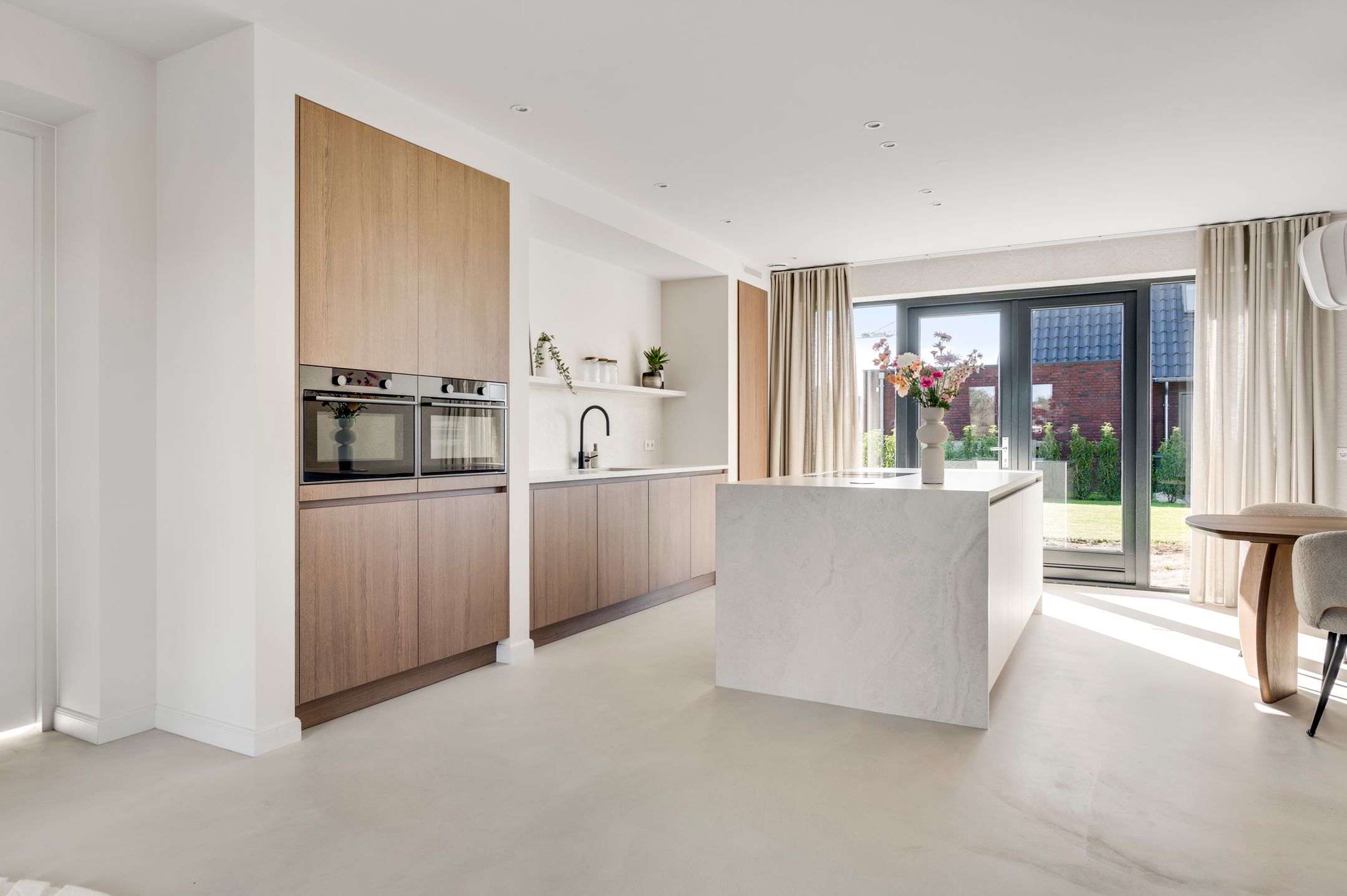 Photo 3 of Lewieze 30