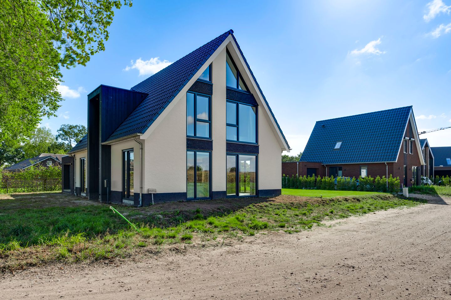 Photo 5 of Lewieze 30