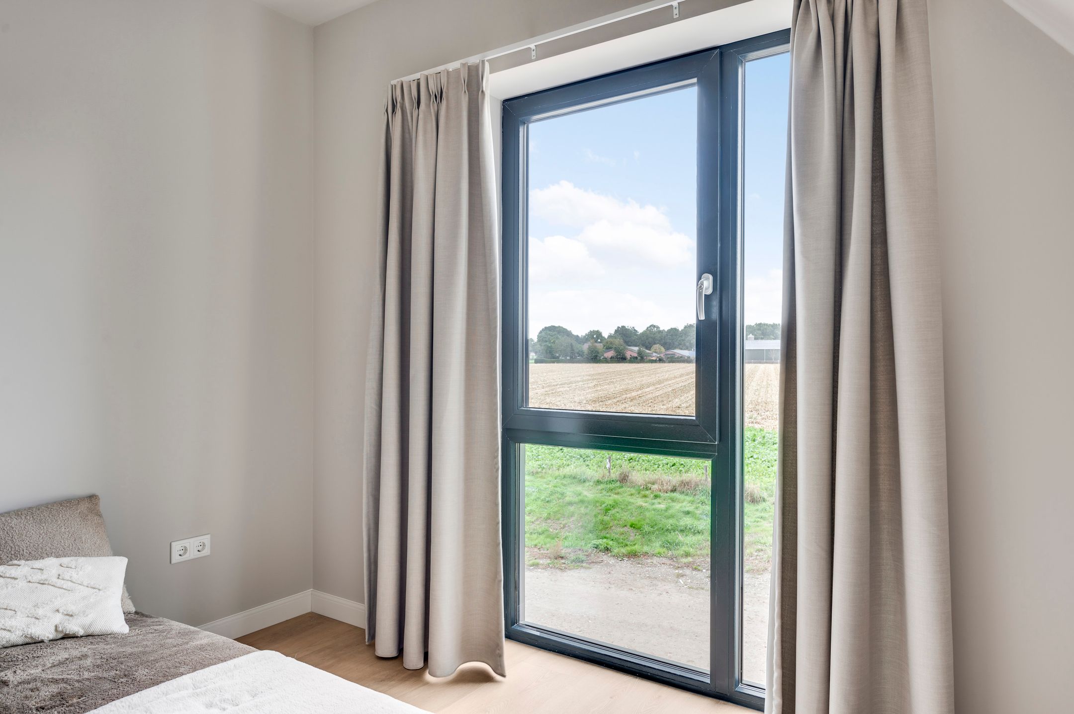 Photo 33 of Lewieze 30