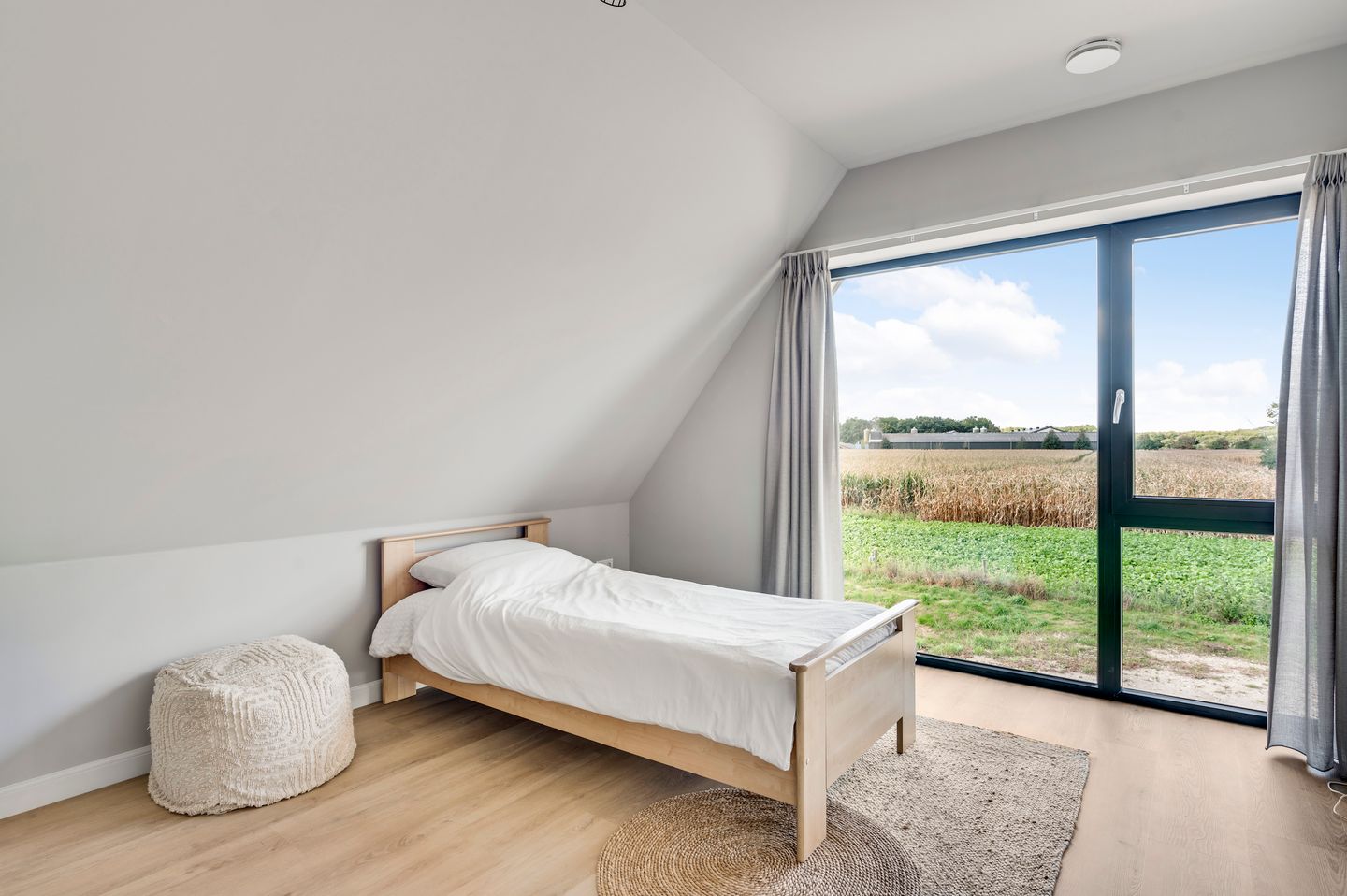 Photo 35 of Lewieze 30