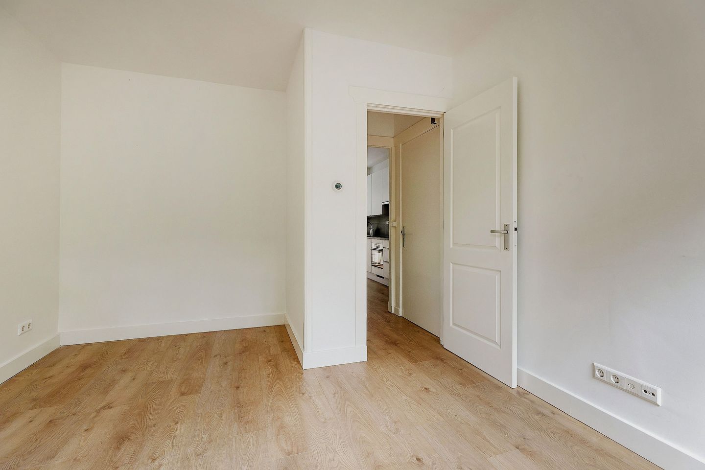 Photo 4 of Zaanstraat 45