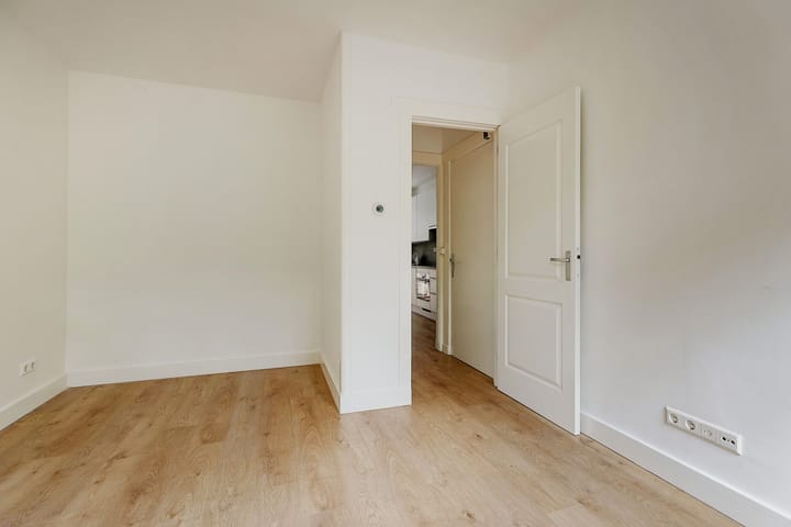 Photo 4 of Zaanstraat 45