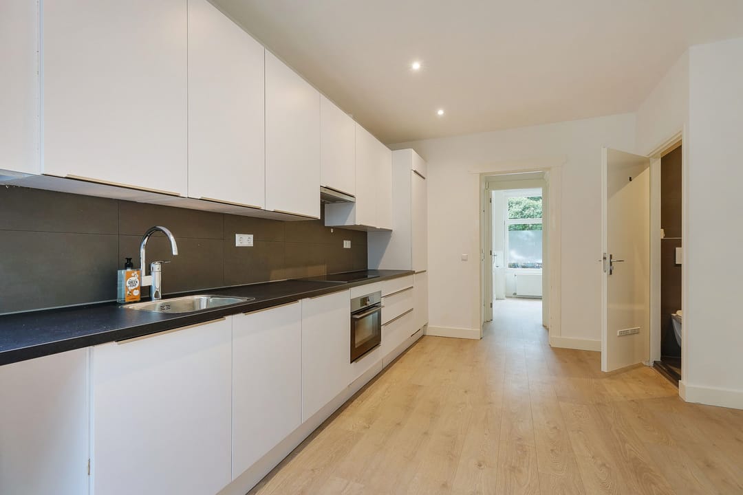 Photo 8 of Zaanstraat 45