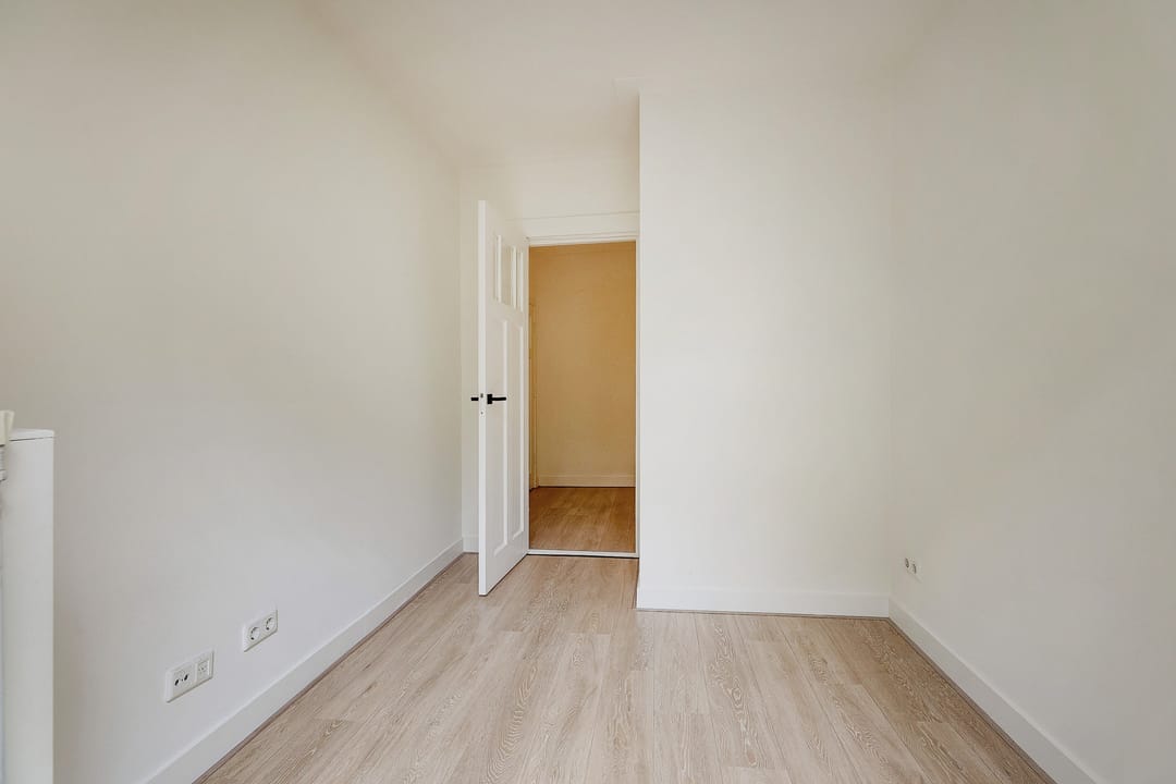 Photo 11 of Zaanstraat 46