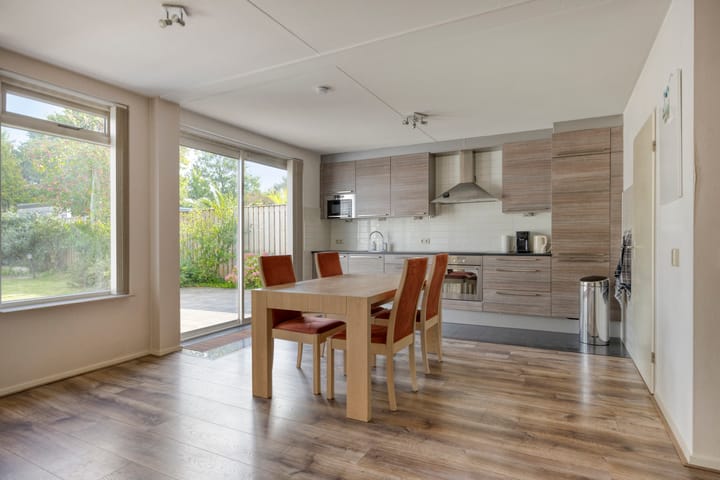 Foto 12 van Kamillestraat 21