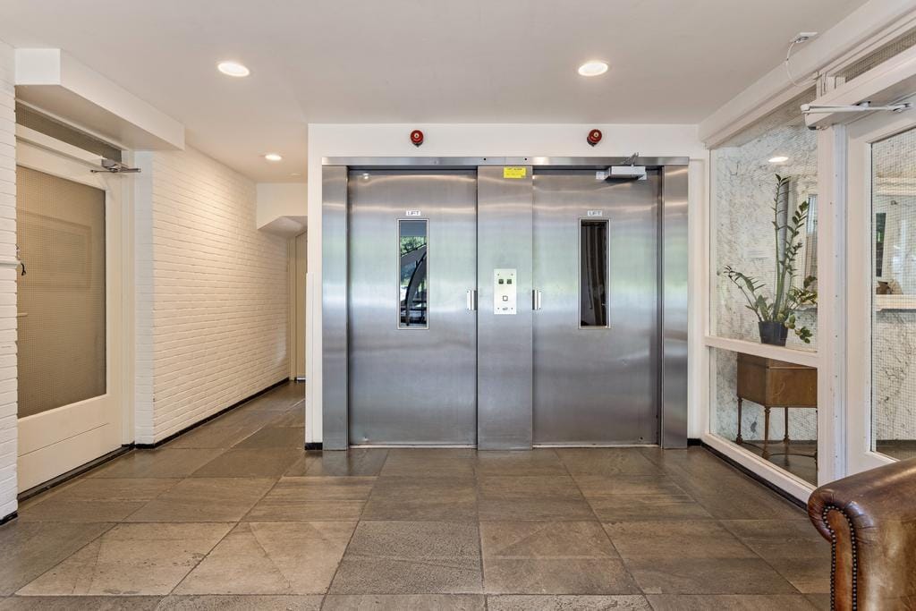 Photo 26 of Bos en Vaartlaan 72