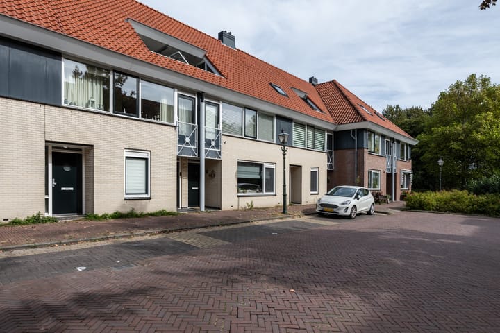 Foto 3 van Warmoezenierstraat 24