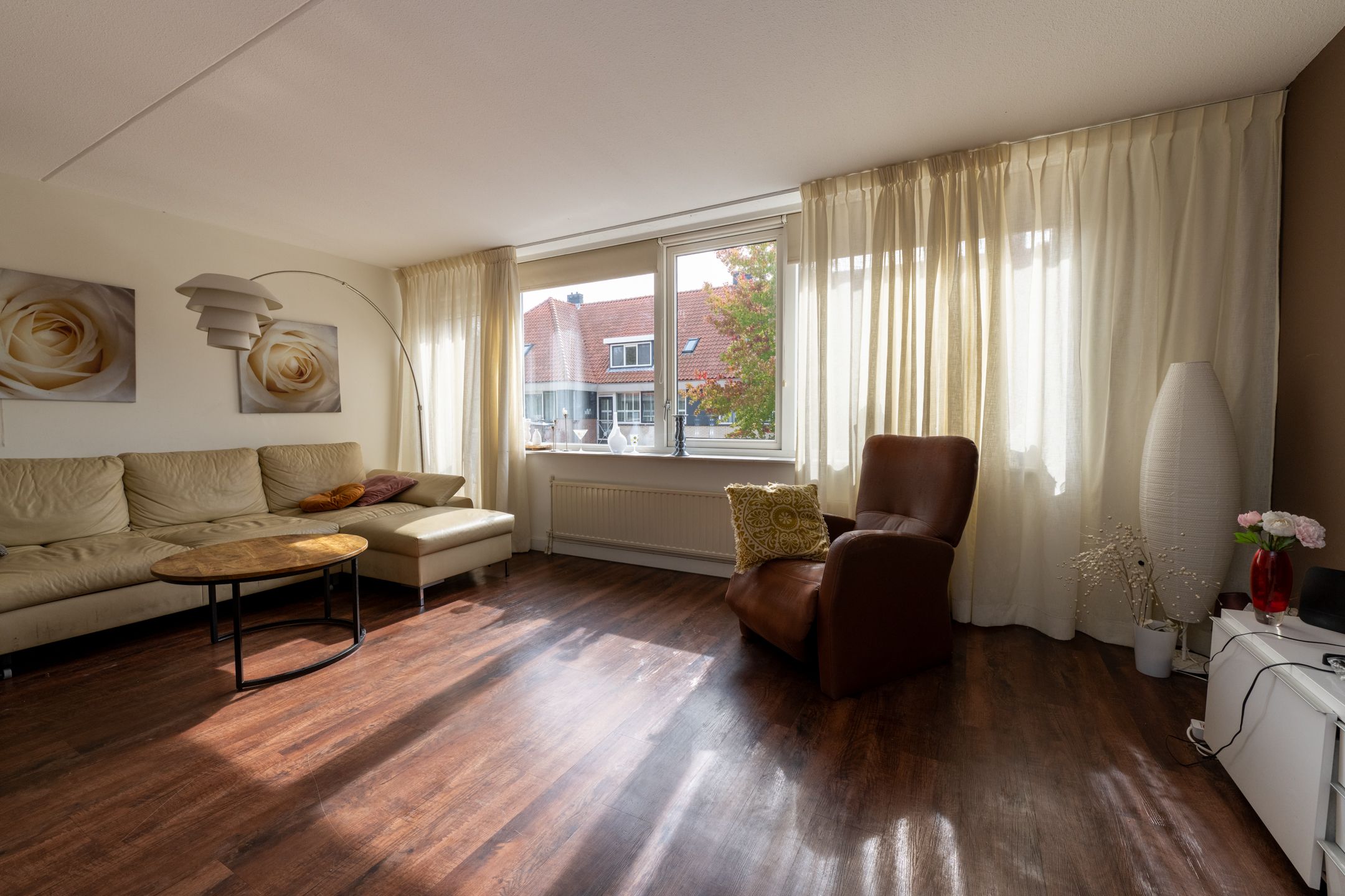 Photo 9 of Warmoezenierstraat 24