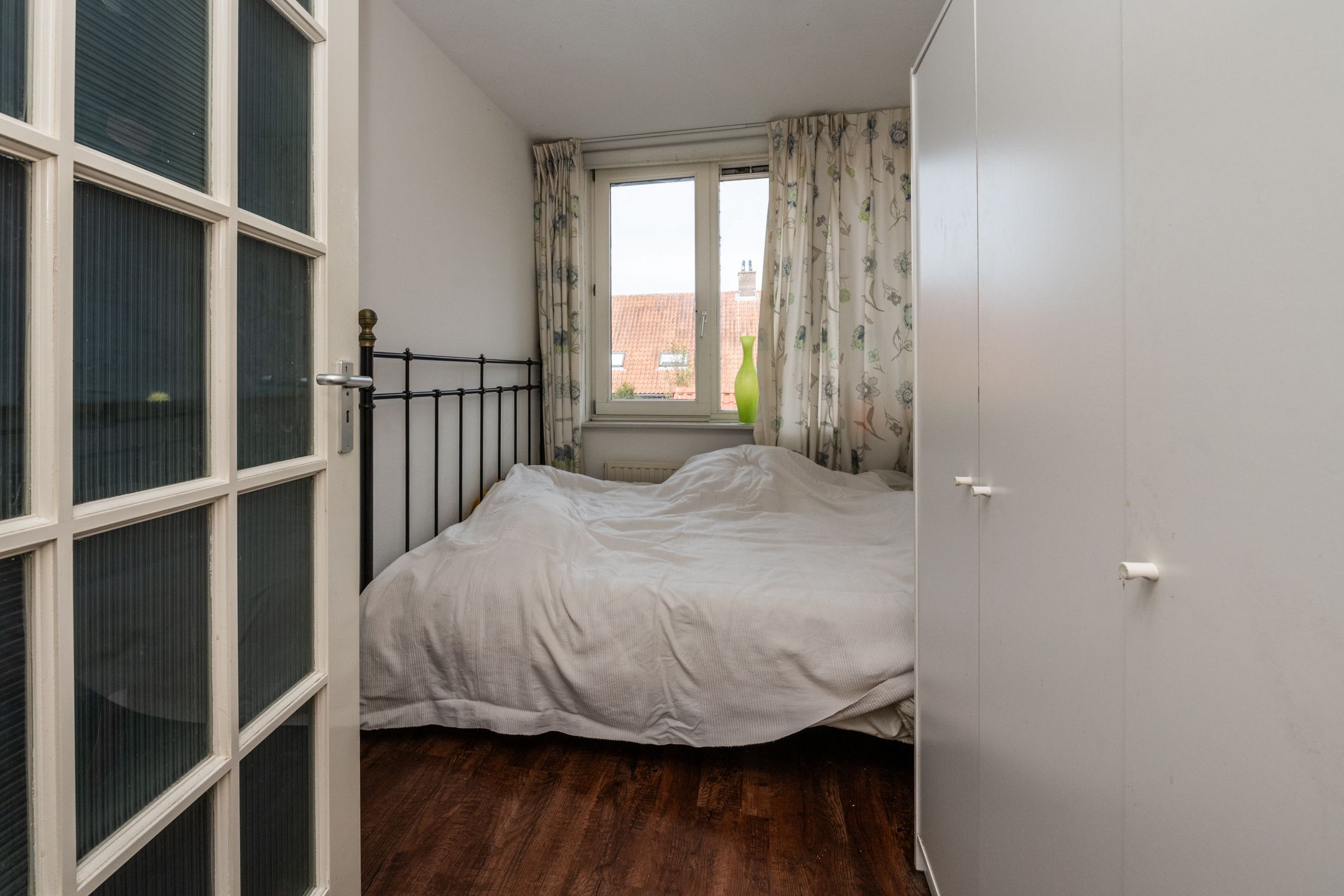 Photo 15 of Warmoezenierstraat 24