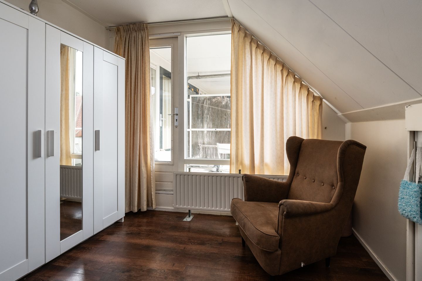 Photo 20 of Warmoezenierstraat 24