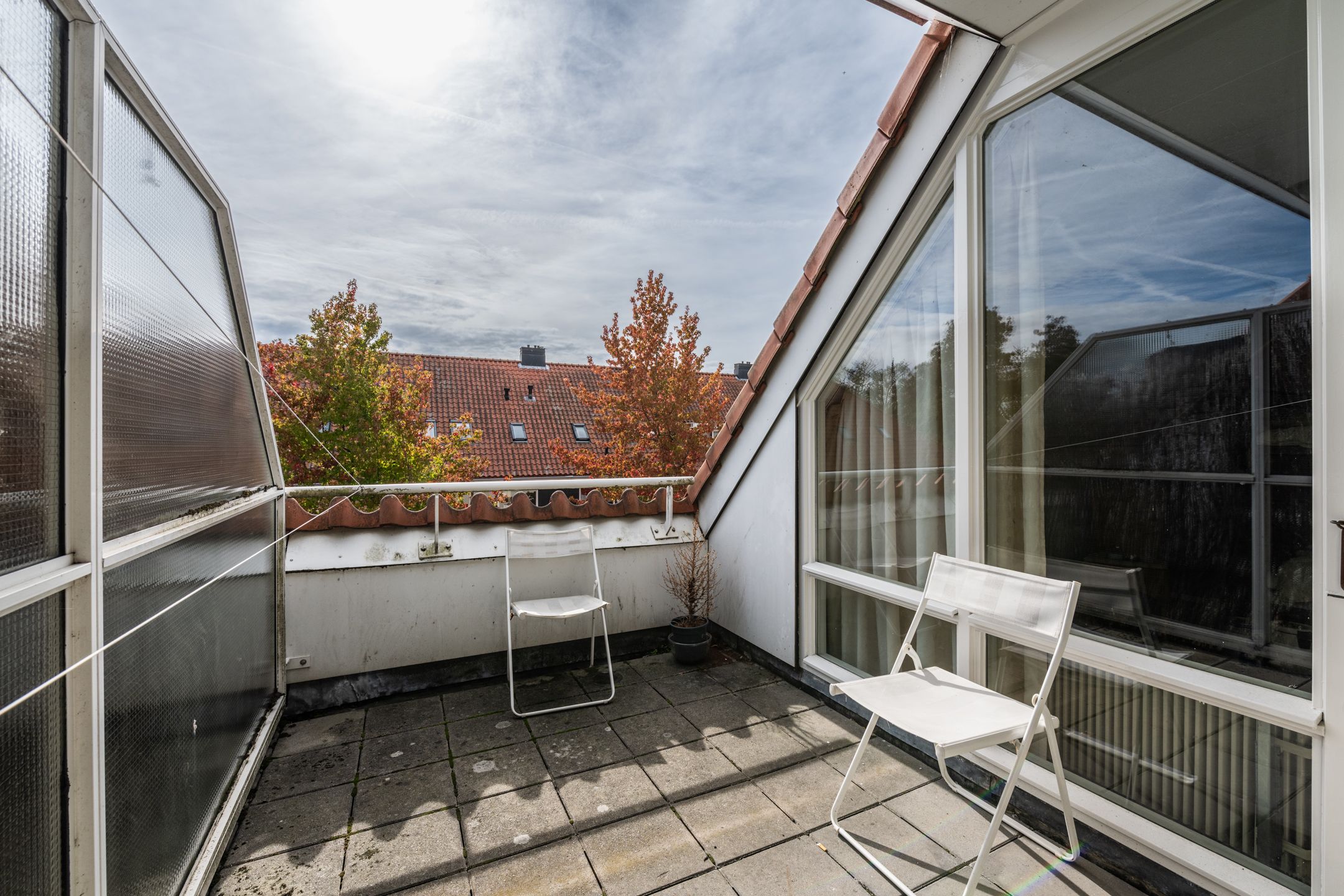 Photo 21 of Warmoezenierstraat 24