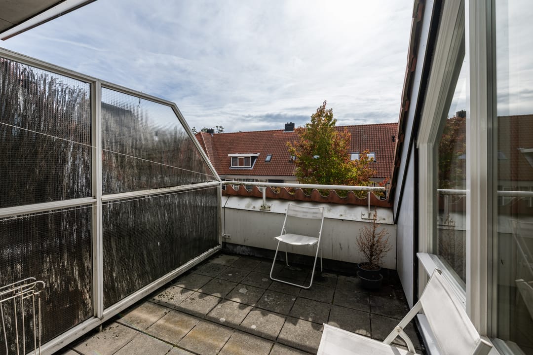 Photo 22 of Warmoezenierstraat 24
