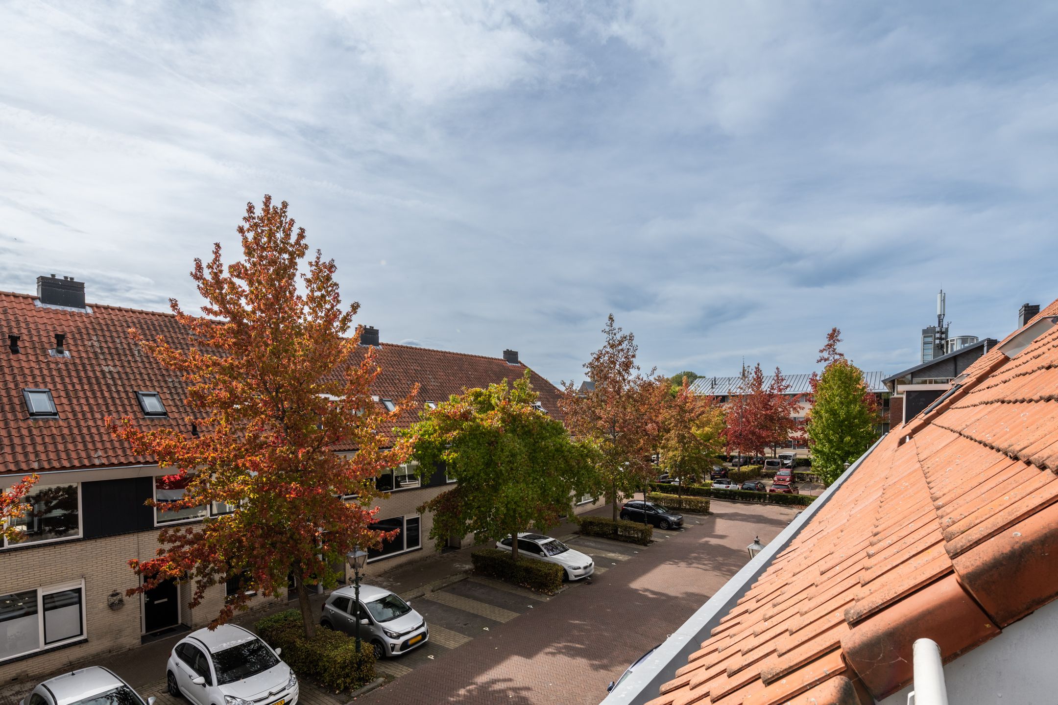 Photo 24 of Warmoezenierstraat 24