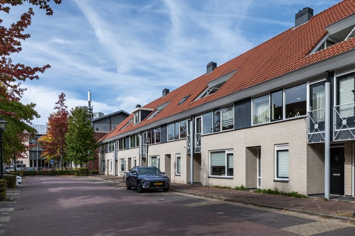 Foto 4 van Warmoezenierstraat 24