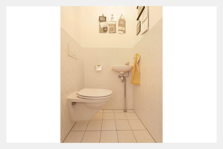 Photo 16 of Uitdamstraat 1