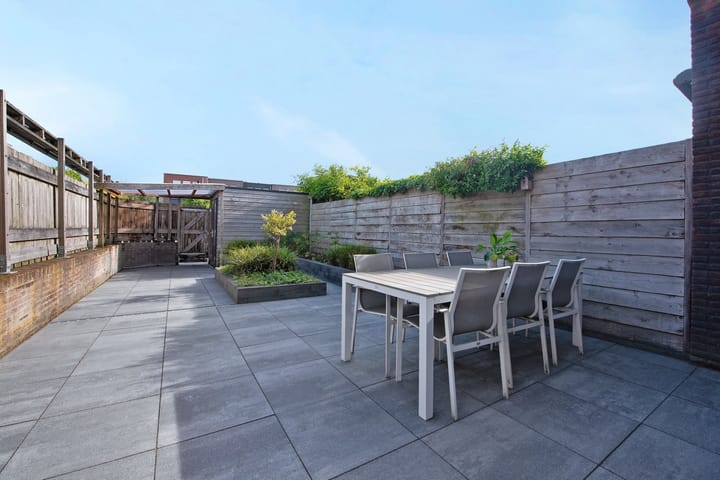 Photo 31 of Uitdamstraat 1