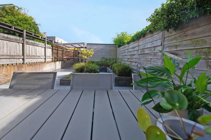 Photo 32 of Uitdamstraat 1