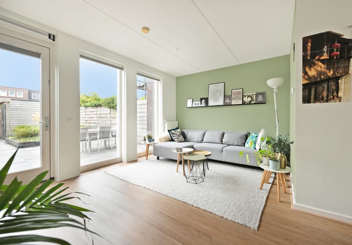 Photo 11 of Uitdamstraat 1