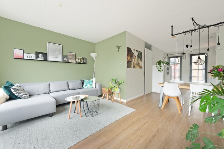 Photo 3 of Uitdamstraat 1