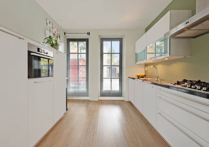 Photo 6 of Uitdamstraat 1