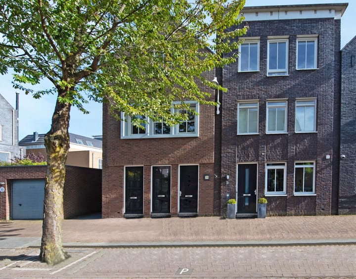 Photo 9 of Uitdamstraat 1