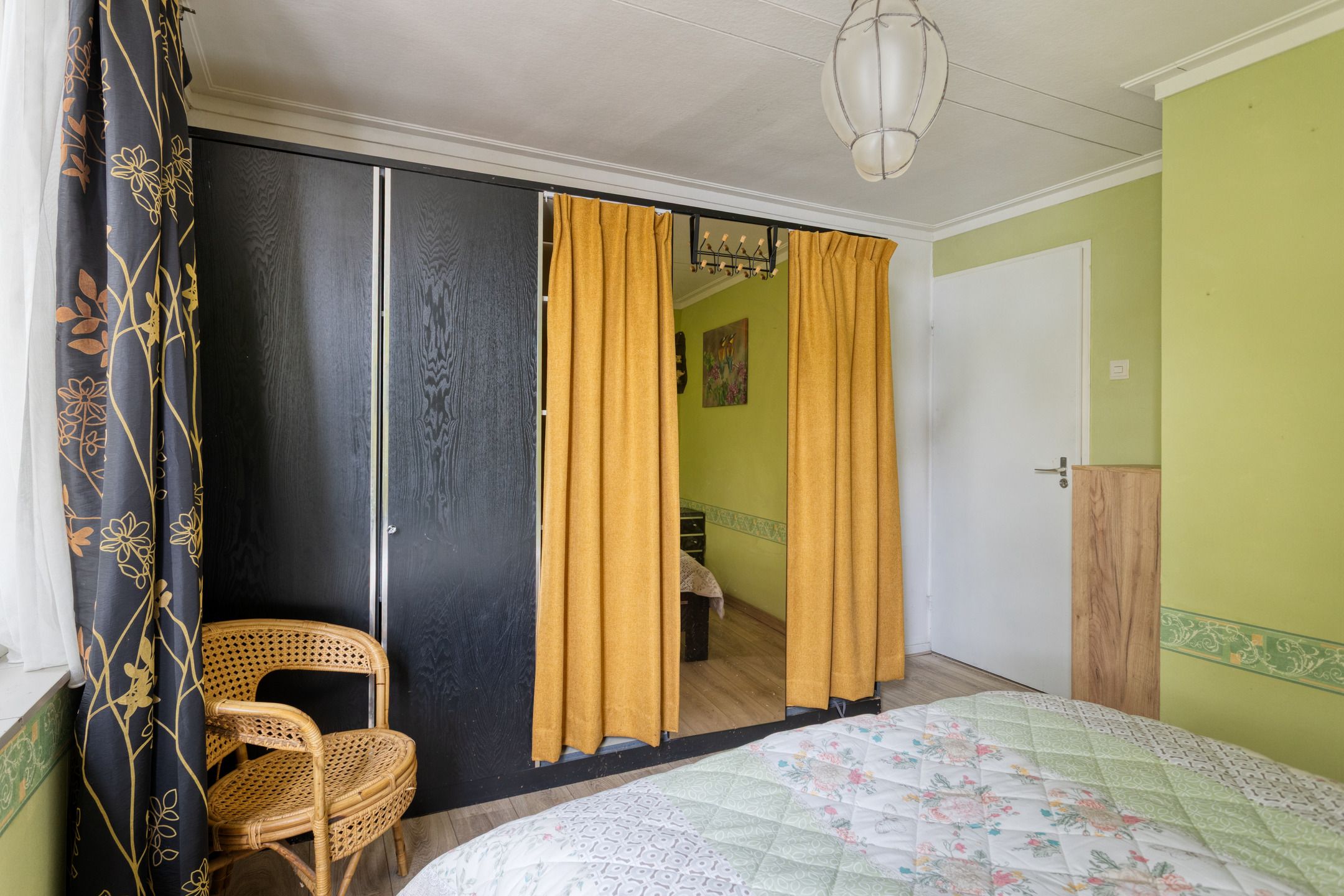 011.jpg?options=width=2160