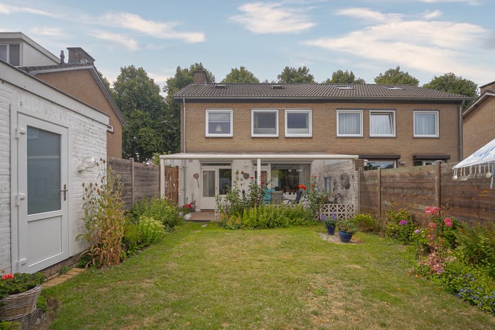 Foto 11 van Lindenplein 12