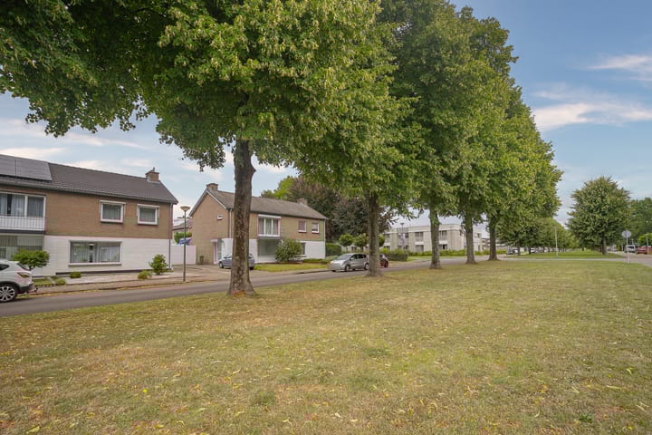 Foto 12 van Lindenplein 12