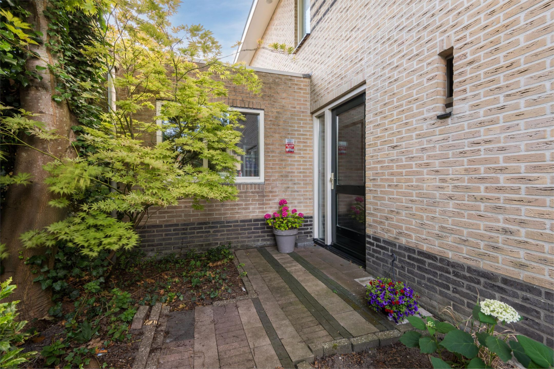 Photo 57 of Madagaskarstraat 8