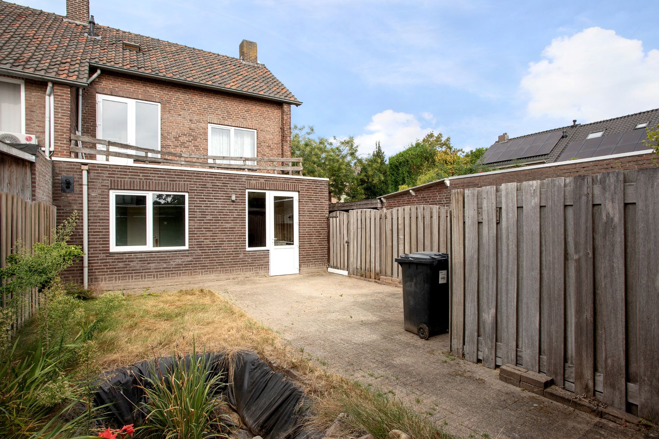 Foto 18 van Aert van der Neerstraat 1