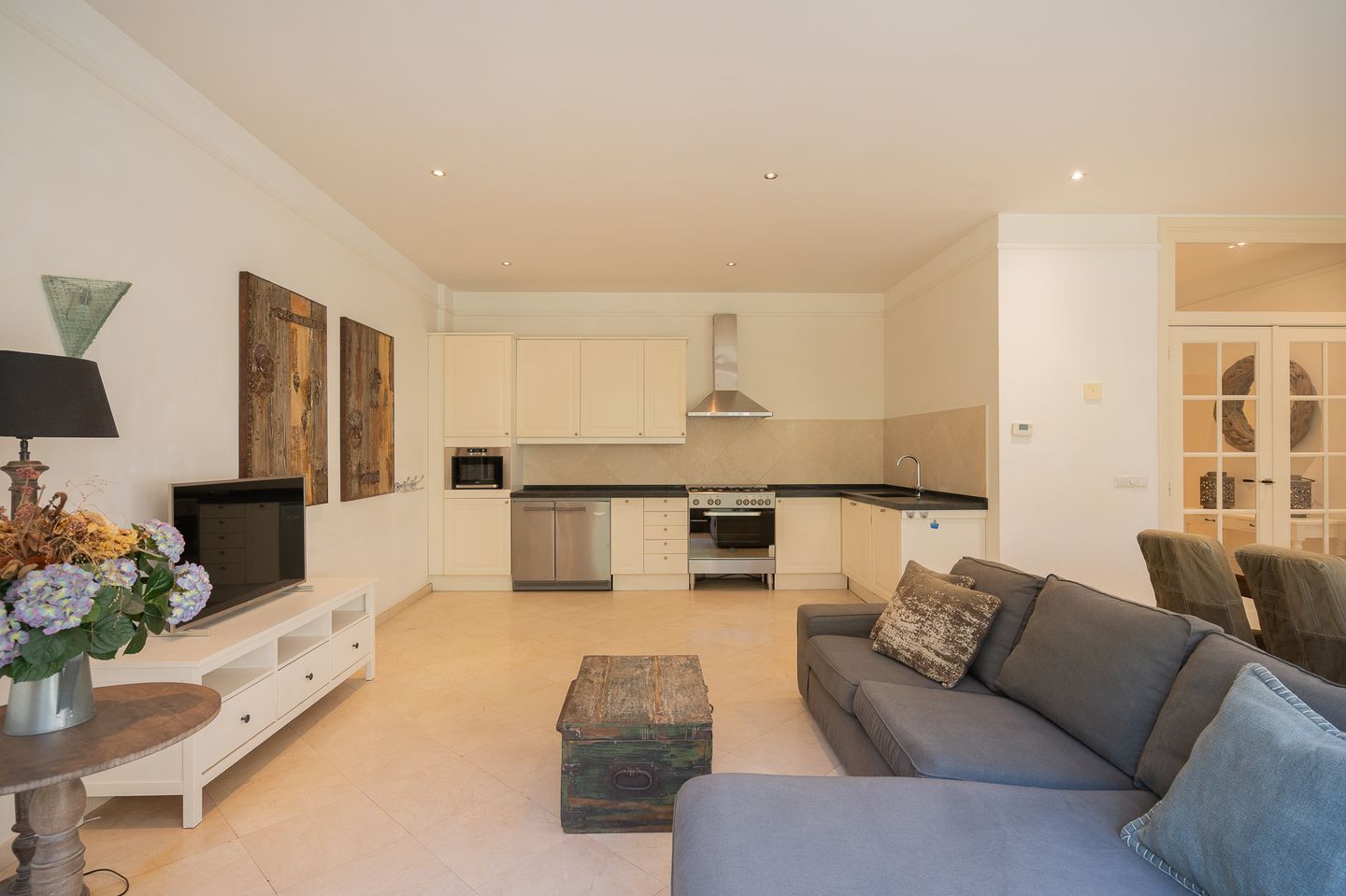 Photo 10 of Willemstraat 89