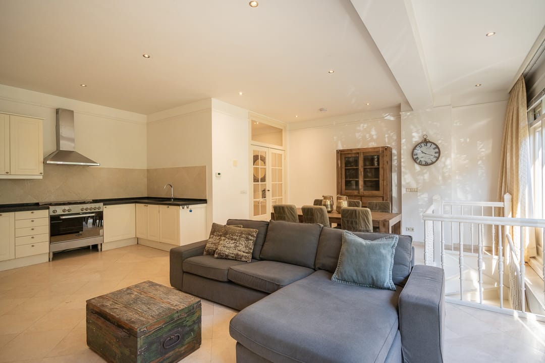 Photo 11 of Willemstraat 89