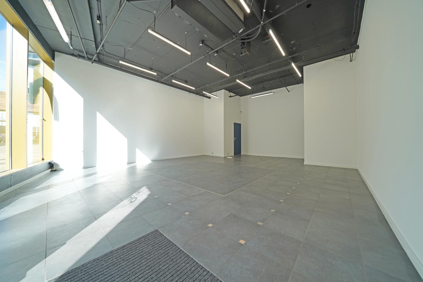 View photo 2 of Citadel 9