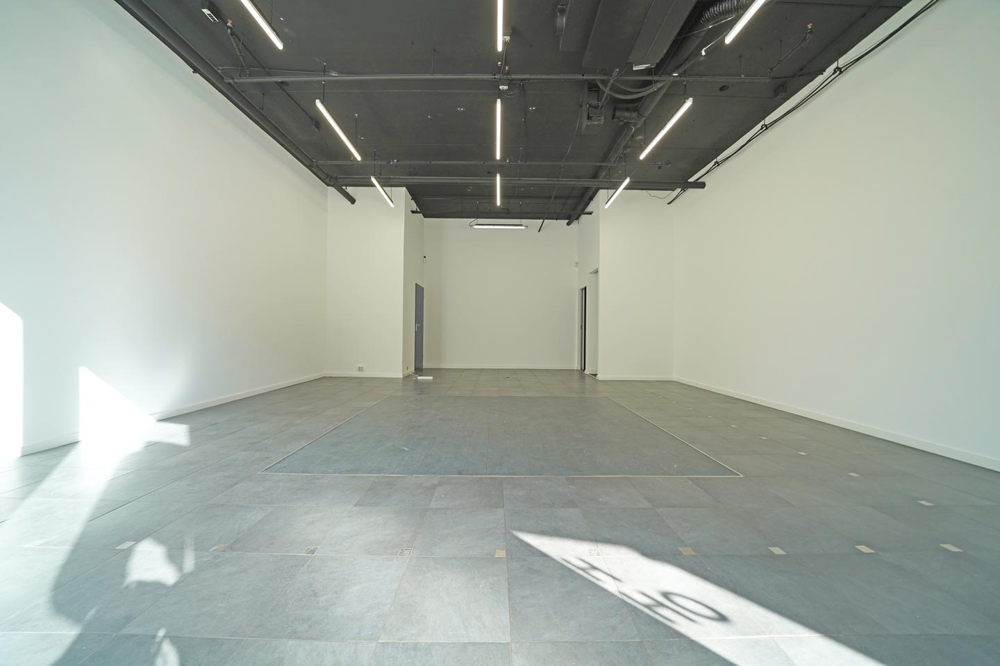 View photo 3 of Citadel 9