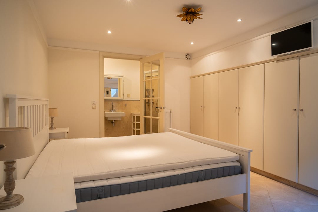 Photo 17 of Willemstraat 89