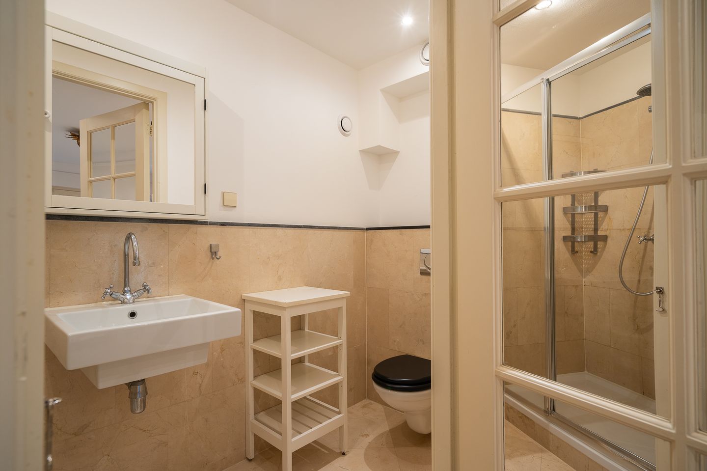 Photo 20 of Willemstraat 89