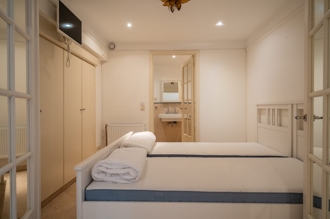 Photo 22 of Willemstraat 89